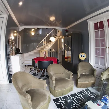 Chateau De Christina - Bed & Breakfast * スダン