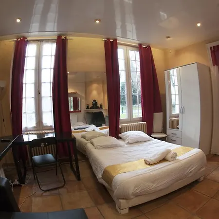 Chateau De Christina - Bed & Breakfast ベッド・アンド・ブレックファスト *