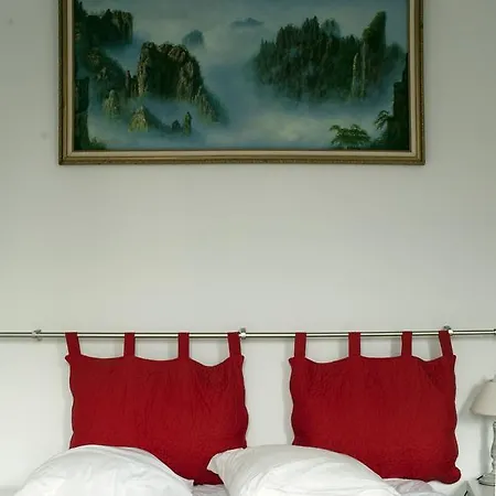 Chateau De Christina - Bed & Breakfast ベッド・アンド・ブレックファスト スダン