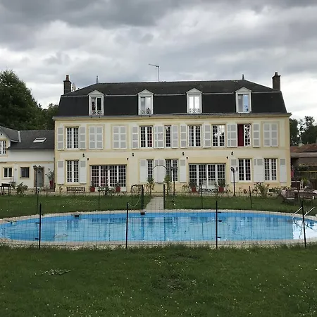 Chateau De Christina - Bed & Breakfast スダン