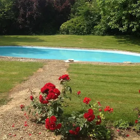 Chateau De Christina - Bed & Breakfast スダン